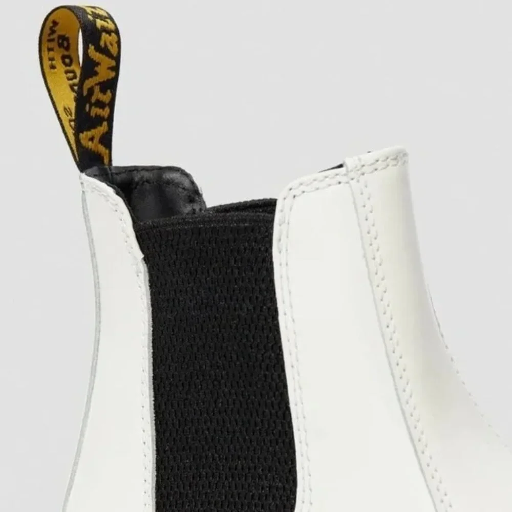 Dr. Martens 2976 Smooth Leather Platform Chelsea Boots | White | M: 10 /W: 9 NWT